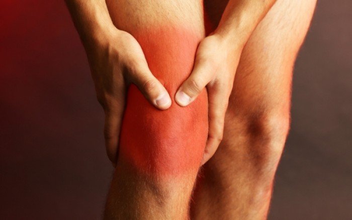 Πόνος στο γόνατο: Μην αγνοείτε τα σημάδια!