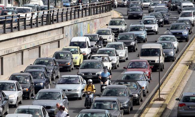 Προσοχή:Διακοπή της κυκλοφορίας στην εθνική οδό Πατρών - Κορίνθου λόγω κατολίσθησης