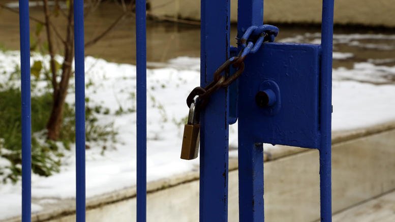 Κλειστά τα σχολεία στις περισσότερες περιοχές της Ελλάδας λόγω της κακοκαιρίας (λίστα)