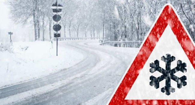 ΕΛΑΣ: Συμβουλές σε οδηγούς και πεζούς για τον παγετό στους δρόμους