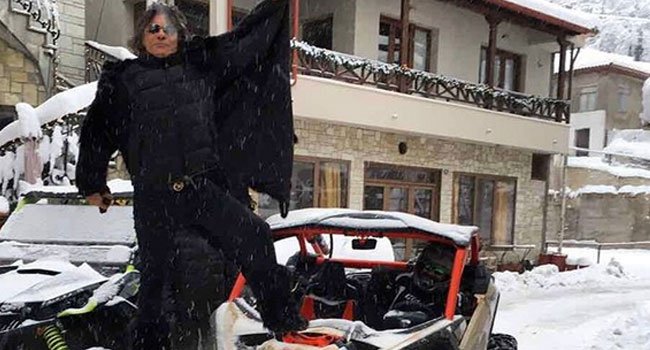 Στην Αγοριανή ο Ηλίας Ψινάκης - Οι απίστευτες πόζες του δημάρχου στα χιόνια (εικόνες)