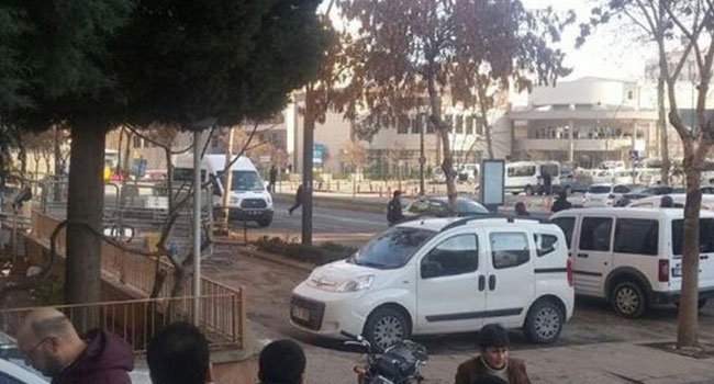 Έκτακτο: Πυροβολισμοί έξω απο αστυνομικό τμήμα στην Τουρκία - Νεκρός ένας βομβιστής αυτοκτονίας