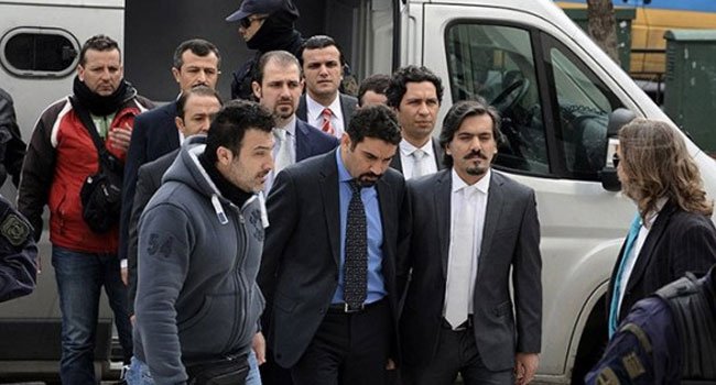 Ρύθμιση στη Βουλή για να μην αποφυλακιστούν οι Τούρκοι αξιωματικοί