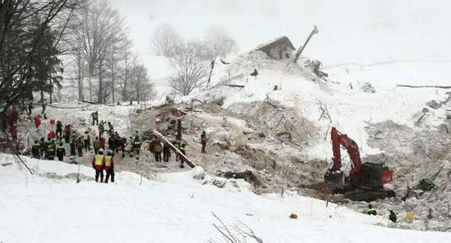 Τραγικός επίλογος: Ανασύρθηκαν νεκροί και οι τελευταίοι αγνοούμενοι μετά τη χιονοστιβάδα που έπεσε σε ξενοδοχείο στην Ιταλία