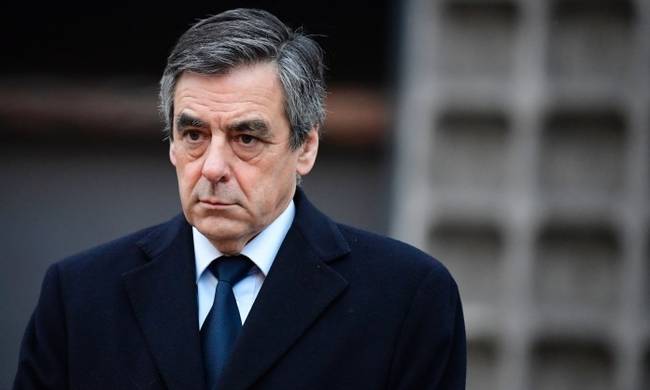 Γαλλία: Δεν αποσύρει την υποψηφιότητά του ο Φιγιόν παρά το σάλο του σκανδάλου με την σύζυγό του