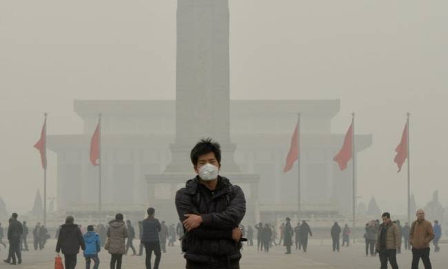 «Κίτρινος συναγερμός» στο Πεκίνο λόγω της αυξημένης ατμοσφαιρικής ρύπανσης