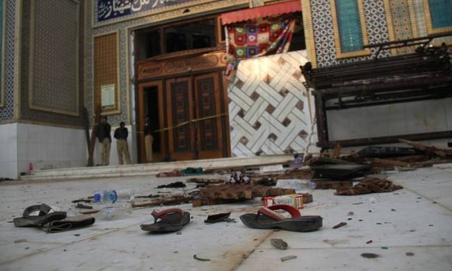 Πακιστάν: Δεκάδες νεκροί σε επιχειρήσεις των Αρχών μετά το μακελειό σε ναό