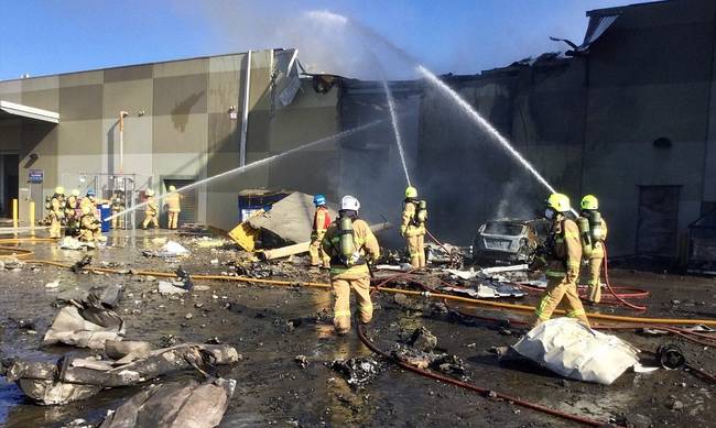 Τραγωδία στην Αυστραλία: Πέντε νεκροί από συντριβή αεροσκάφους σε εμπορικό κέντρο (εικόνες-βίντεο)