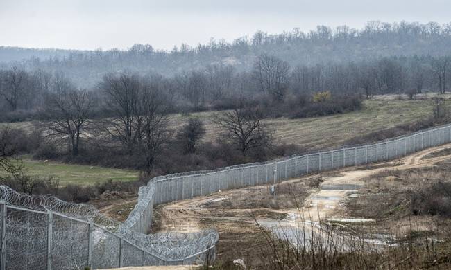 Προκαλεί πάλι ο Ακροδεξιός Πρωθυπουργός της Ουγγαρίας: Δεύτερος φράχτης στα σύνορα με τη Σερβία