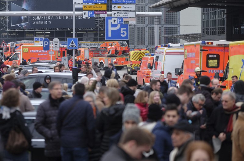 Συναγερμός στο Αμβούργο: Εκκενώθηκε το αεροδρόμιο λόγω διαρροής άγνωστης ουσίας - 50 άνθρωποι με αναπνευστικά προβλήματα (εικόνες)