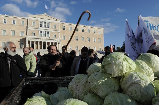 Ολοκληρώθηκε το αγροτικό συλλαλητήριο - Στην κυκλοφορία σταδιακά οι δρόμοι στο κέντρο της Αθήνας