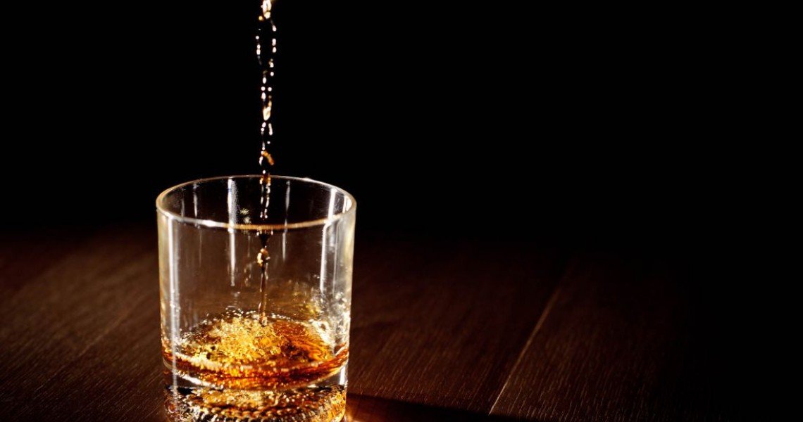 Η υπερβολική κατανάλωση αλκοόλ γερνάει πρόωρα τις αρτηρίες