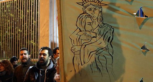 Συγκέντρωση της νεολαίας ΣΥΡΙΖΑ εναντίον της πολιτικής Τραμπ στην αμερικανική πρεσβεία