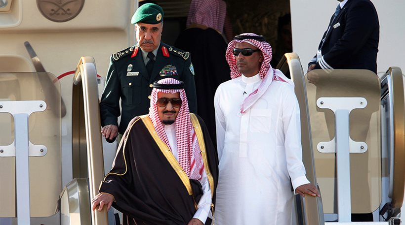 Ο σαουδάραβας βασιλιάς πάει ταξίδι με 459 τόνους αποσκευών, δύο λιμουζίνες και ένα... ασανσέρ