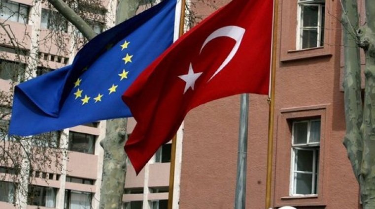 Ευρωπαίος αξιωματούχος: Η Τουρκία δεν έχει κάνει αρκετά βήματα για κατάργηση της βίζας