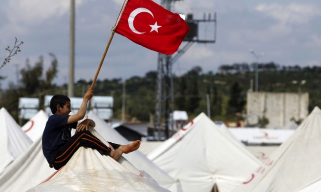 Spiegel: Αυτοί είναι οι λόγοι που η Τουρκία δεν τολμά να ακυρώσει τη συμφωνία για το προσφυγικό