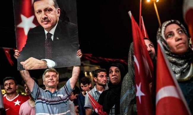 Κλιμακώνεται η ένταση: Η Τουρκία διακόπτει τις διπλωματικές σχέσεις με την Ολλανδία