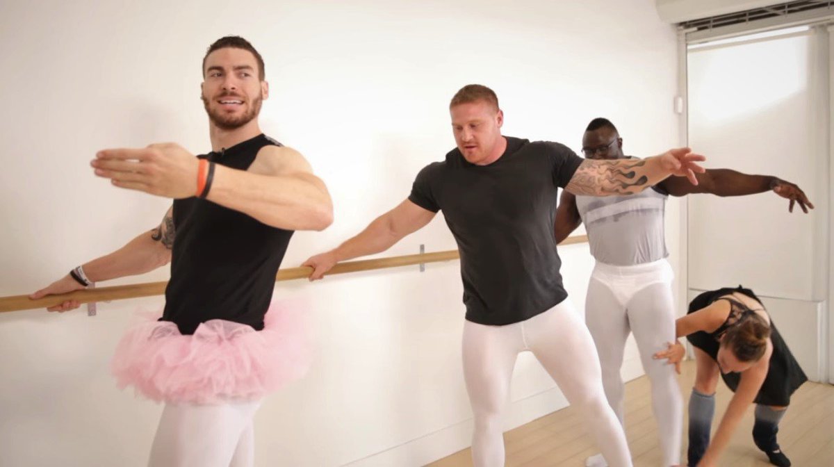 Απολαυστικό video: Bodybuilders μαθαίνουν… μπαλέτο!