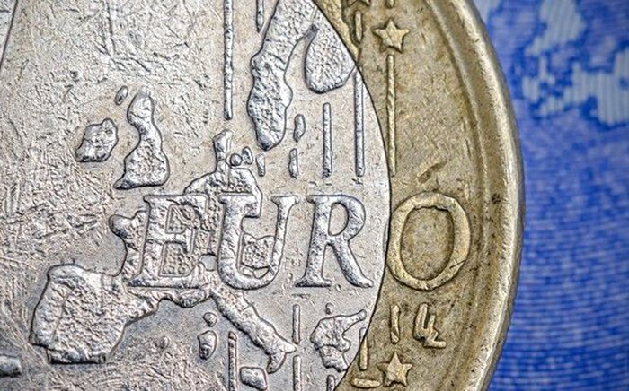 Κατώτατοι μισθοί τριών ταχυτήτων στην ΕΕ – 235€ στη Βουλγαρία έως 1998€ στο Λουξεμβούργο