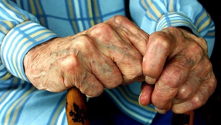 Κρήτη: Ηλικιωμένοι κλέφτηκαν στα γεράματα για να ζήσουν τον ανεκπλήρωτο έρωτα τους