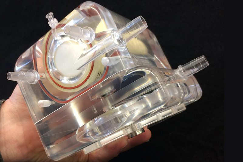 Έφτιαξαν συσκευή τεχνητού πνεύμονα μικρή και ελαφριά που μπαίνει μέσα στην τσάντα
