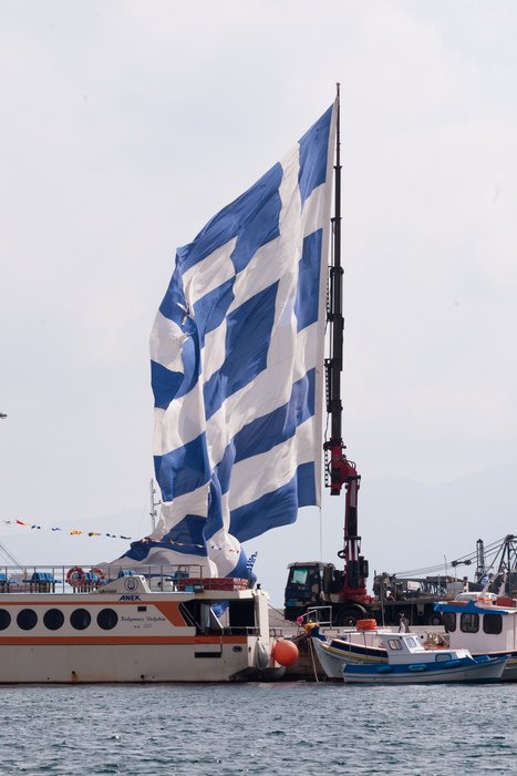 Κάλυμνος: Η μεγαλύτερη ελληνική σημαία υψώθηκε ξανά !
