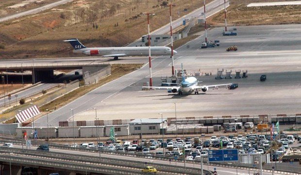 Υπογραφή συμβάσεων μεταξύ Fraport Greece και Intrakat για τα κατασκευαστικά έργα στα 14 περιφερειακά αεροδρόμια