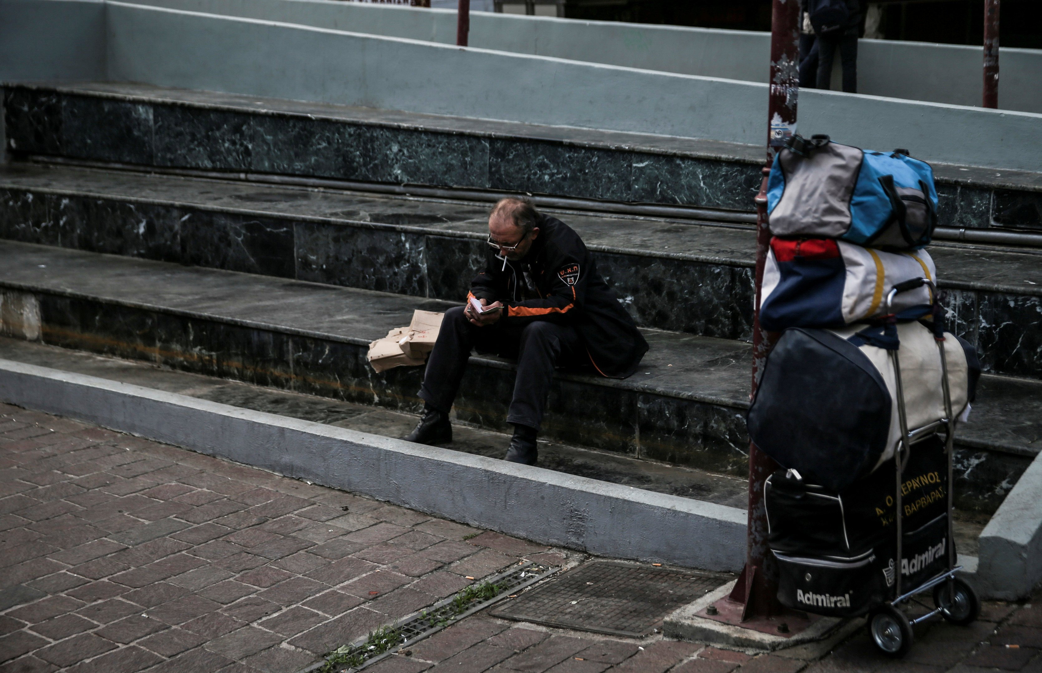 Η φτώχεια στην Ελλάδα αυξήθηκε κατά 40% από το 2008 έως το 2015
