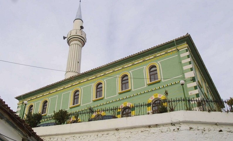 Συναγερμός στην Ξάνθη μετά τον εντοπισμό όπλων & πυρομαχικών σε τζαμί