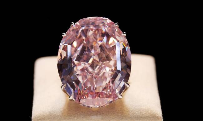 Ιστορική πώληση και ποσό ρεκόρ για το διαμάντι «Pink Star»