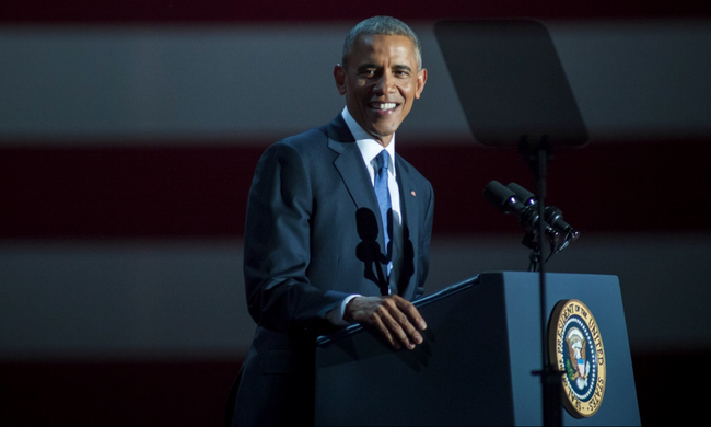 Η πρώτη δημόσια ομιλία Ομπάμα μετά την αποχώρησή του από το Λευκό Οίκο: «Έγινε τίποτα όσο έλειπα;»