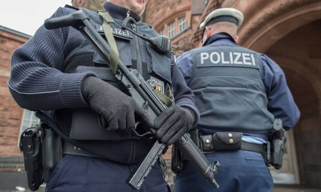 Γερμανός στρατιωτικός σχεδίαζε τρομοκρατική επίθεση προσποιούμενος τον πρόσφυγα