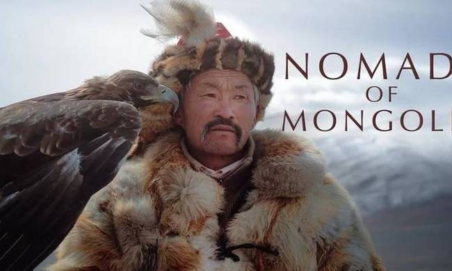 Kazakh: Η φυλή της Μογγολίας που ζει αρμονικά με άγριους αετούς (vid)