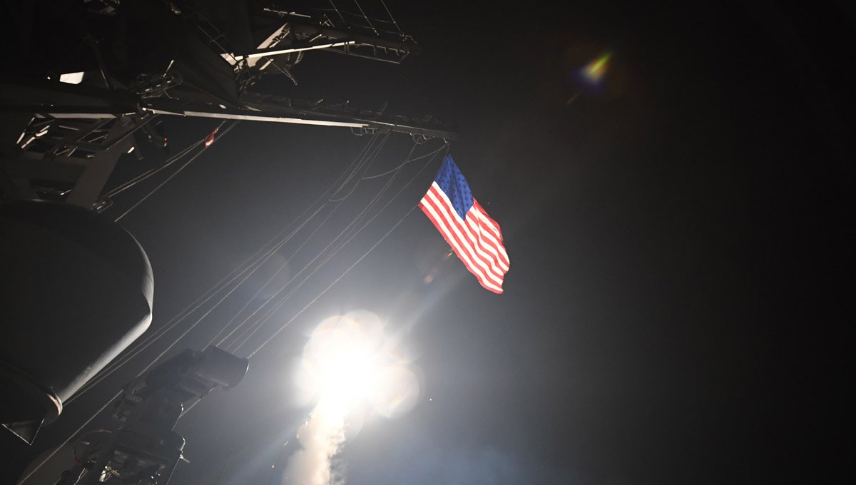 Οι ΗΠΑ εξαπέλυσαν 59 πυραύλους εναντίον βάσης στη Συρία