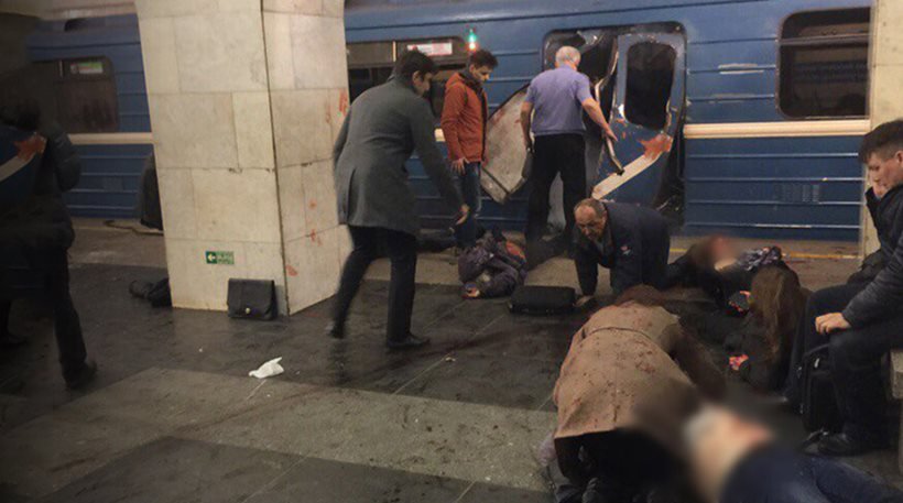 LIVE Εικόνα: Ισχυρές εκρήξεις στο μετρό της Αγίας Πετρούπολης