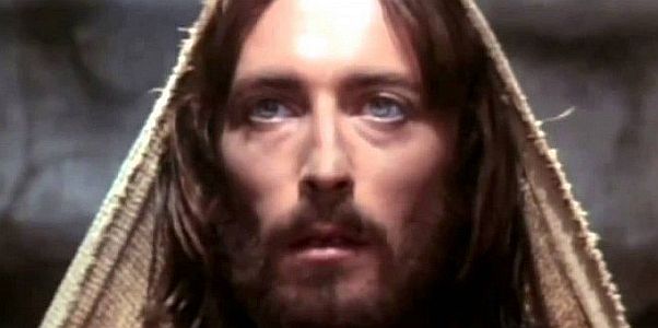 ΦΩΤΟ: Δείτε πως είναι σήμερα ο ηθοποιός από τη ταινία «Ο Ιησούς από τη Ναζαρέτ»