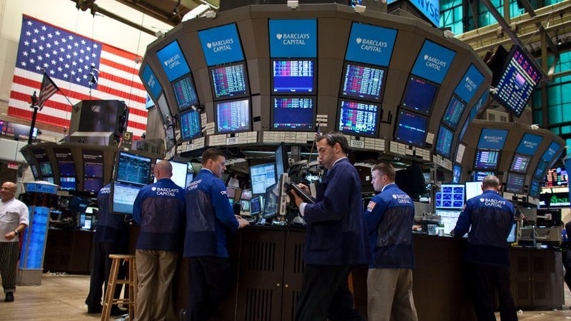 ΗΠΑ: Ανησυχία, πτώση 230 μονάδων για τον Dow Jones!