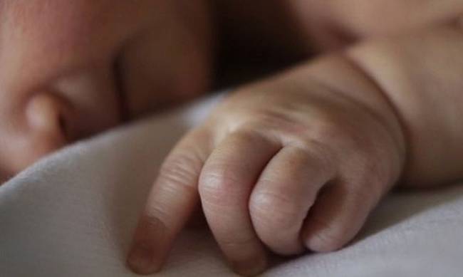 Σοκ στην Ρόδο – Εγκατέλειψαν νεογέννητο σε τηλεφωνικό θάλαμο