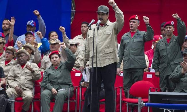 Βενεζουέλα: Ο Μαδούρο προτείνει νέα συνέλευση - Ο πρόεδρος της βουλής καλεί το λαό να επαναστατήσει