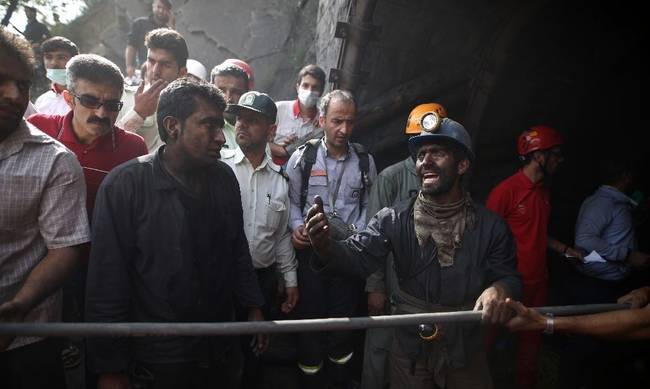 Τραγωδία στο Ιράν: 35 νεκροί ανθρακωρύχοι και δεκάδες τραυματίες από έκρηξη σε ορυχείο (Vid)