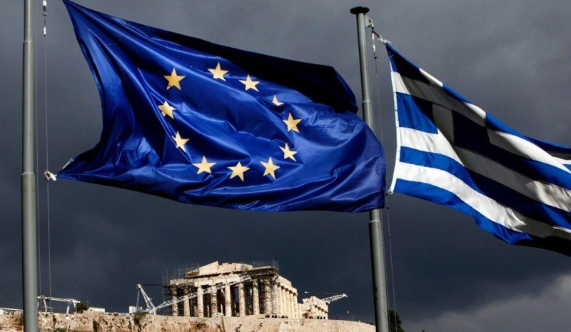 FAZ: Αμφίβολο αν μπορεί να γίνει ελάφρυνση του ελληνικού χρέους