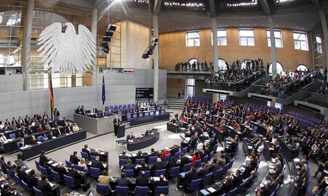 Γιατί αναβλήθηκε η ψηφοφορία για την Ελλάδα στην Γερμανική Βουλή - Τι γίνεται με τη δόση