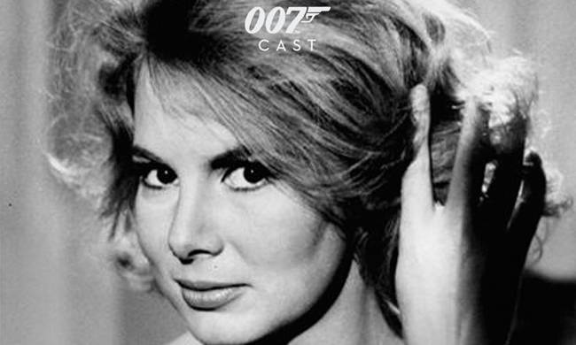 Molly Peters: «Έφυγε» ένα από τα πιο καυτά κορίτσια του James Bond (pics+vid)