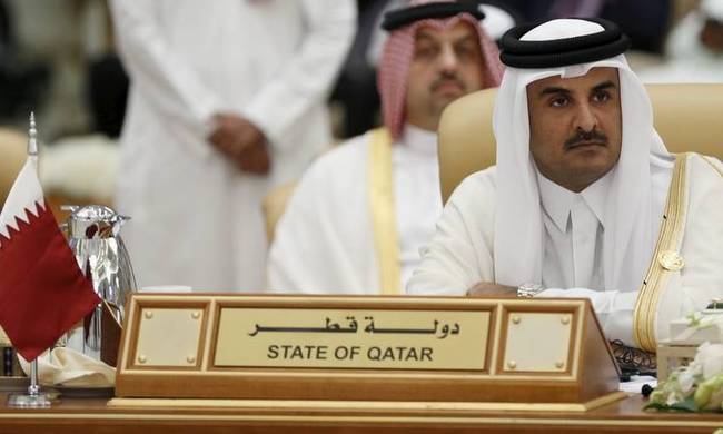 Κατάρ: Προσλαμβάνει «δεξί χέρι» του Μπους για να αντιμετωπίσει το αραβικό «μπλόκο»
