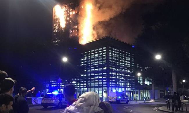 Λονδίνο:Τρομακτική φωτιά σε κτίριο με 200 ενοίκους