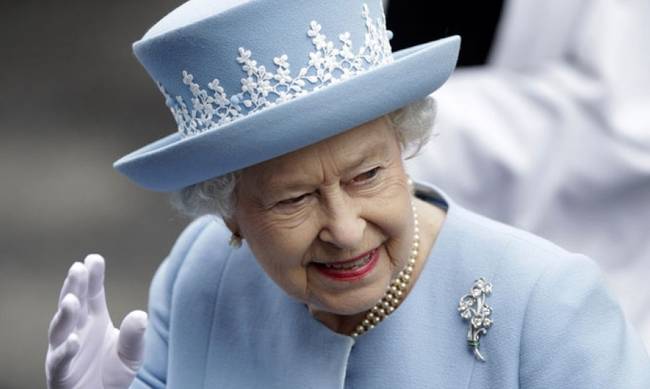 Το μήνυμα της βασίλισσας Ελισάβετ για τα γενέθλιά της: Η χώρα δοκιμάζεται αλλά…