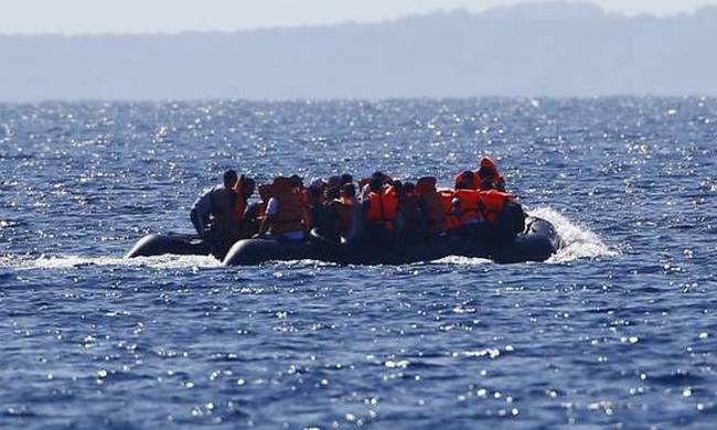 Ιρλανδικό πλοίο διέσωσε 712 πρόσφυγες στα ανοικτά της Λιβύης