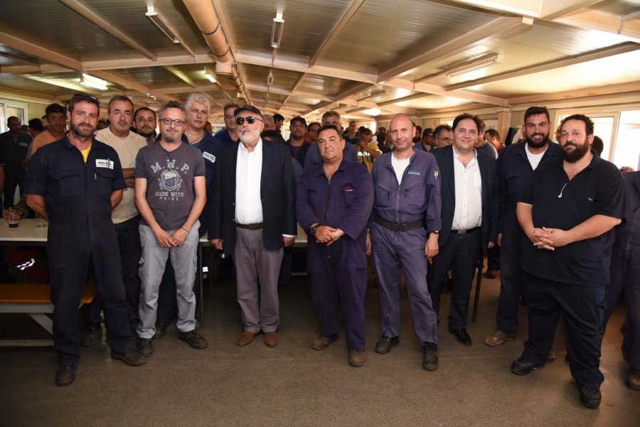 Επίσκεψη-στήριξη του Π. Κουρουμπλή στη ναυπηγοεπισκευαστική ζώνη Ελευσίνας