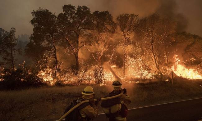 Στο έλεος πυρκαγιών Καλιφόρνια και Καναδάς (vids)