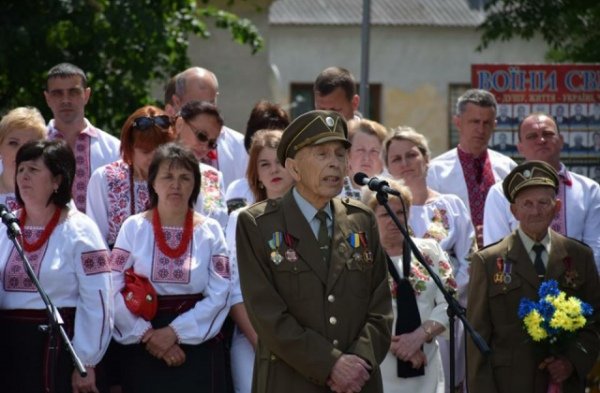 Πέθανε κατά τη διάρκεια ομιλίας του ακροδεξιός πολιτικός στην Ουκρανία (vid)